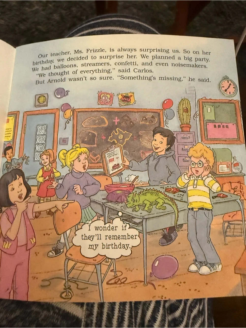Scholastic The Magic School Bus Kids Paperback Book